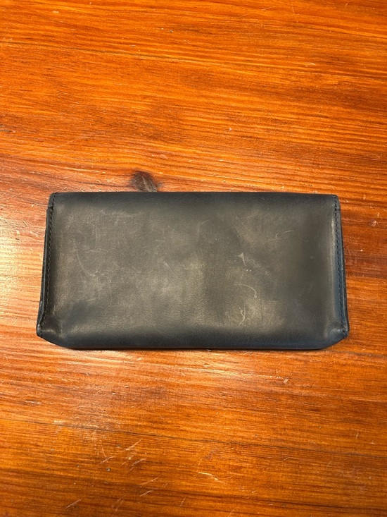 Envelope-Style Black Leather Wallet for Women Leather Hide and Drink - Picture 4 of 5